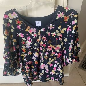 Cabi fall beautiful top  gentle used no stains.   Nonsmoking home